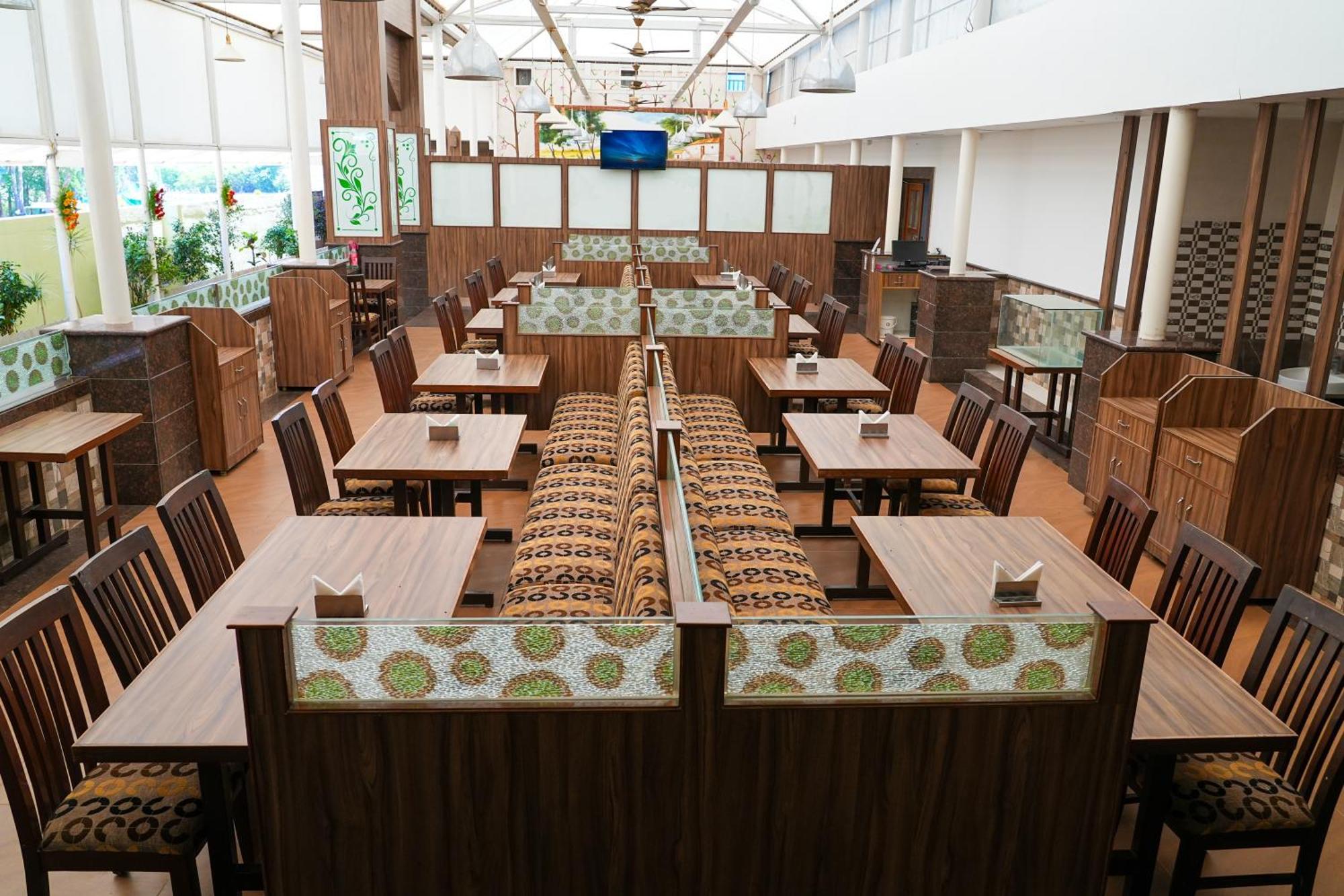 Sri Krishna Inn - Kempegowda Airport Bangalore Devanahalli Экстерьер фото