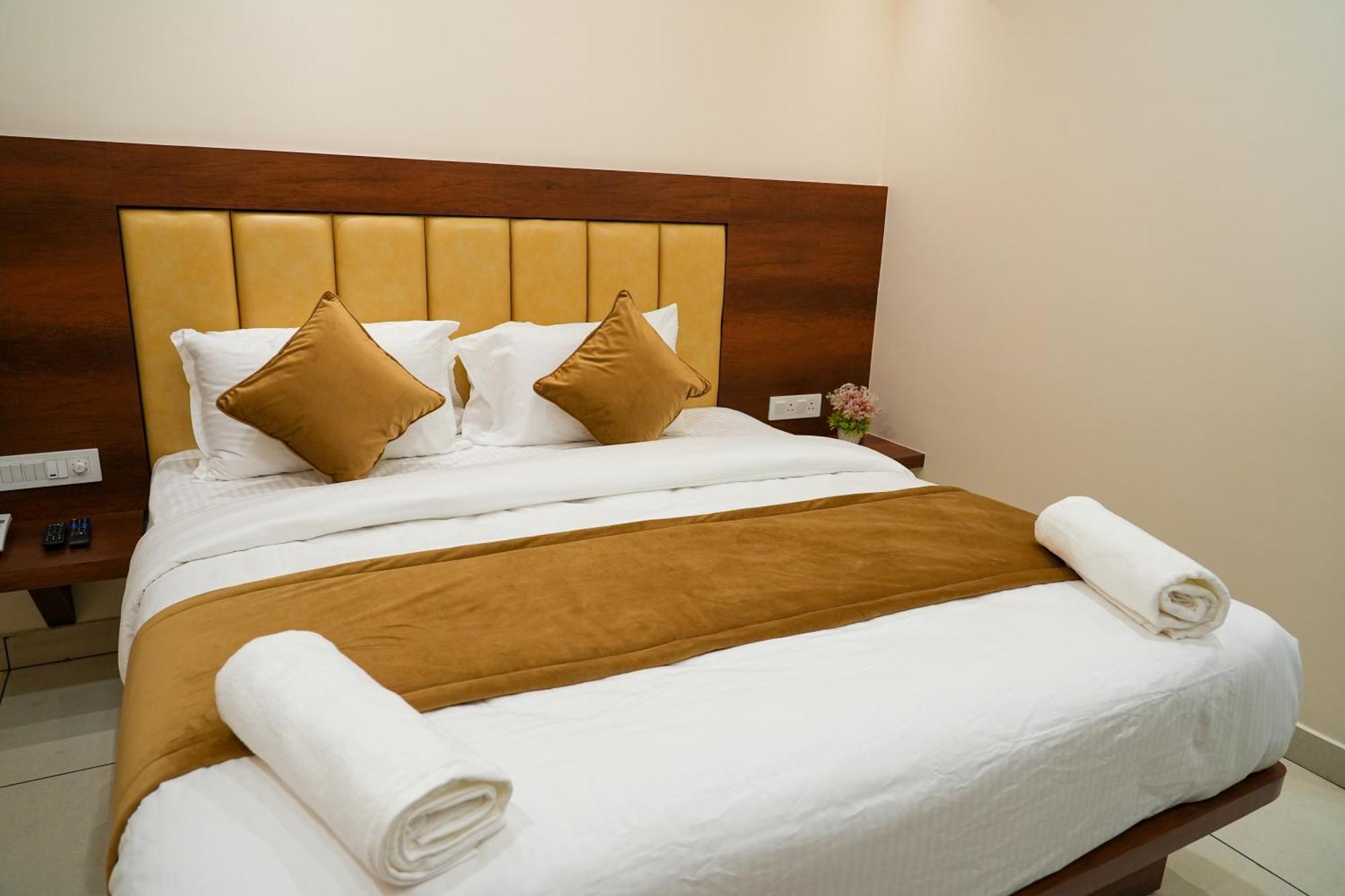 Sri Krishna Inn - Kempegowda Airport Bangalore Devanahalli Экстерьер фото