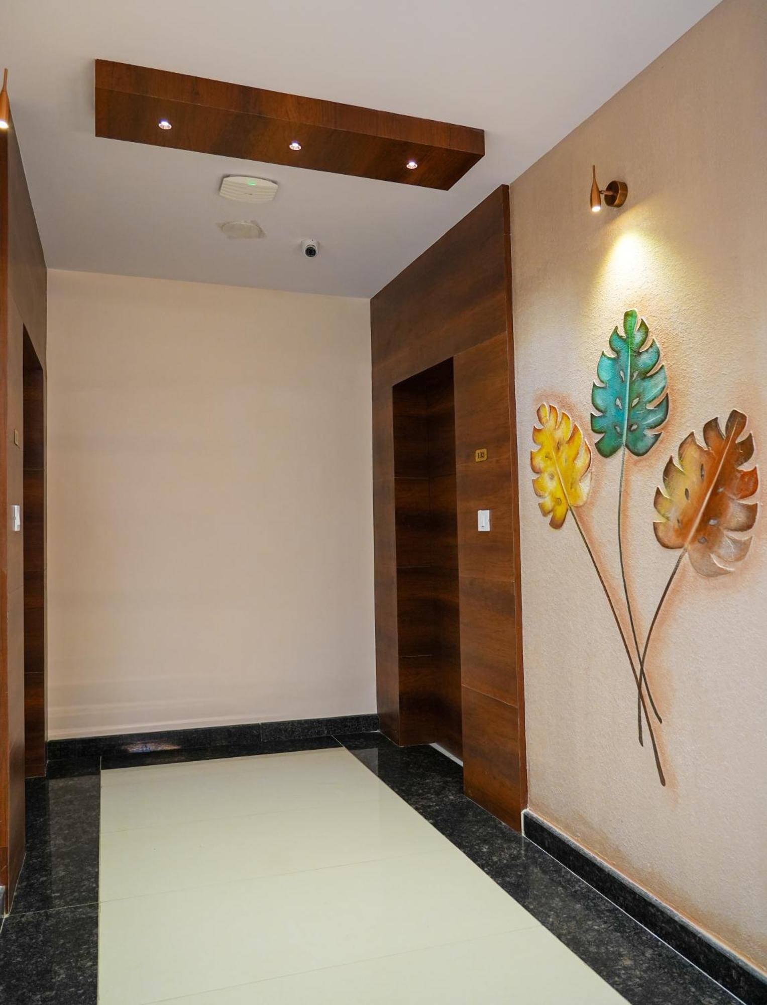 Sri Krishna Inn - Kempegowda Airport Bangalore Devanahalli Экстерьер фото