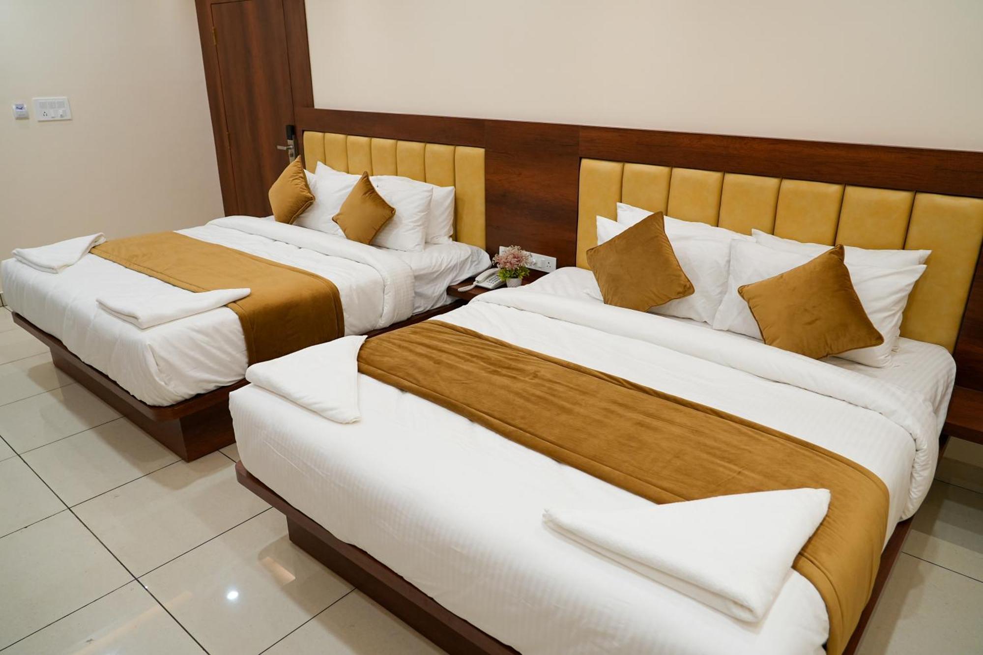 Sri Krishna Inn - Kempegowda Airport Bangalore Devanahalli Экстерьер фото